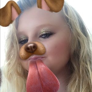 Meet your Posher, Alexandra